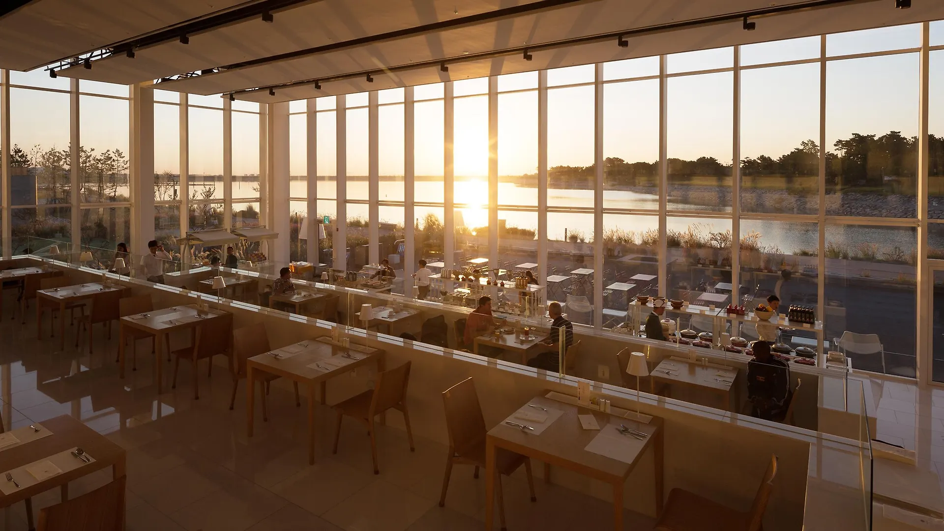 Nest Hotel Incheon 5*,